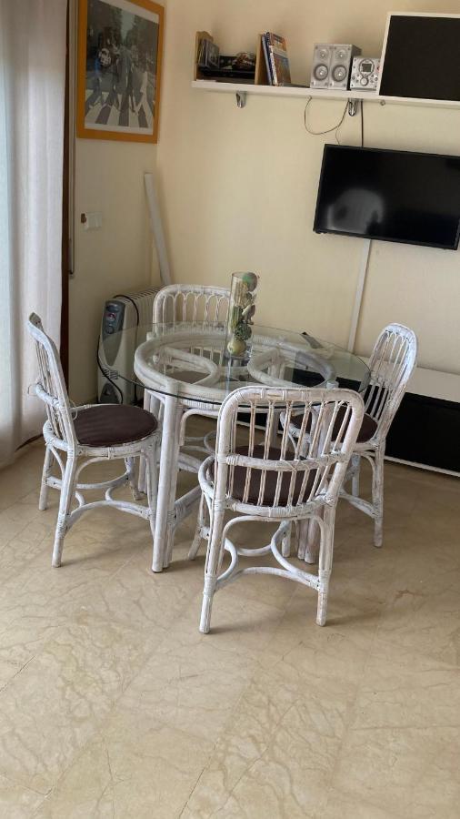 Apartamento L' Escala Exterior foto