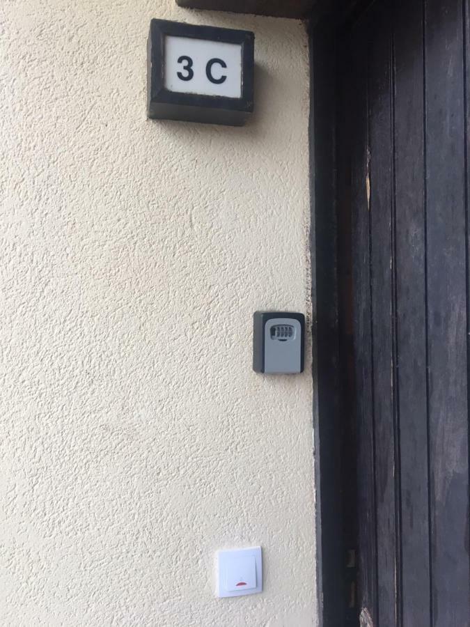 Apartamento L' Escala Exterior foto